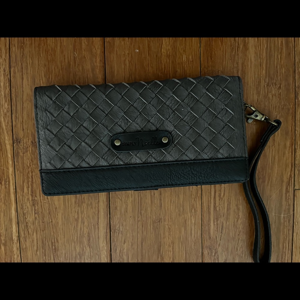 Wristlet wallet dark grey.